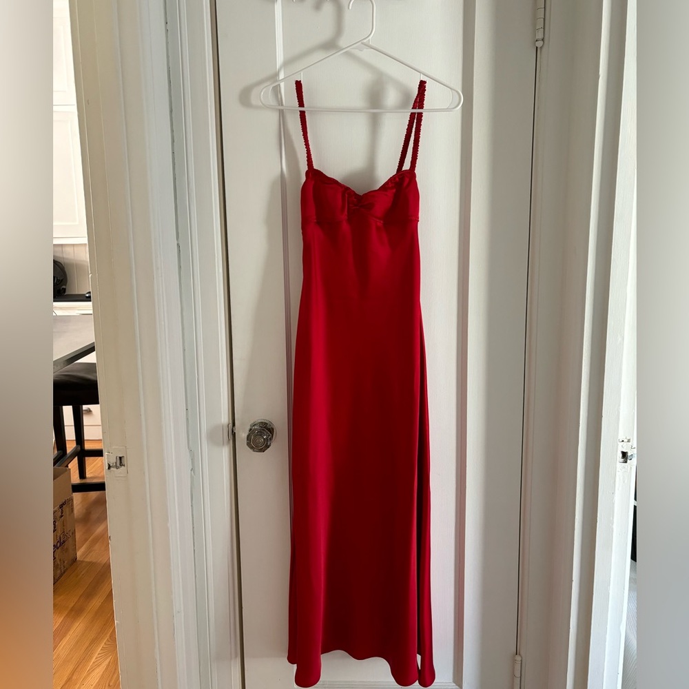 spaghetti strap sweetheart neck red cocktail dress